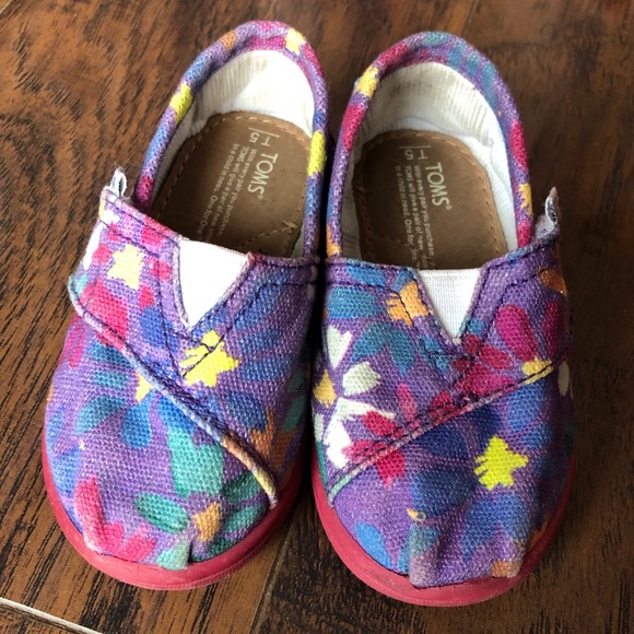 Toms Other - Floral TOMS size 5 toddler